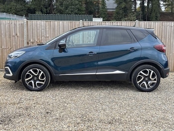 Used Renault Captur 2025 for sale - 76210126: Photo 2