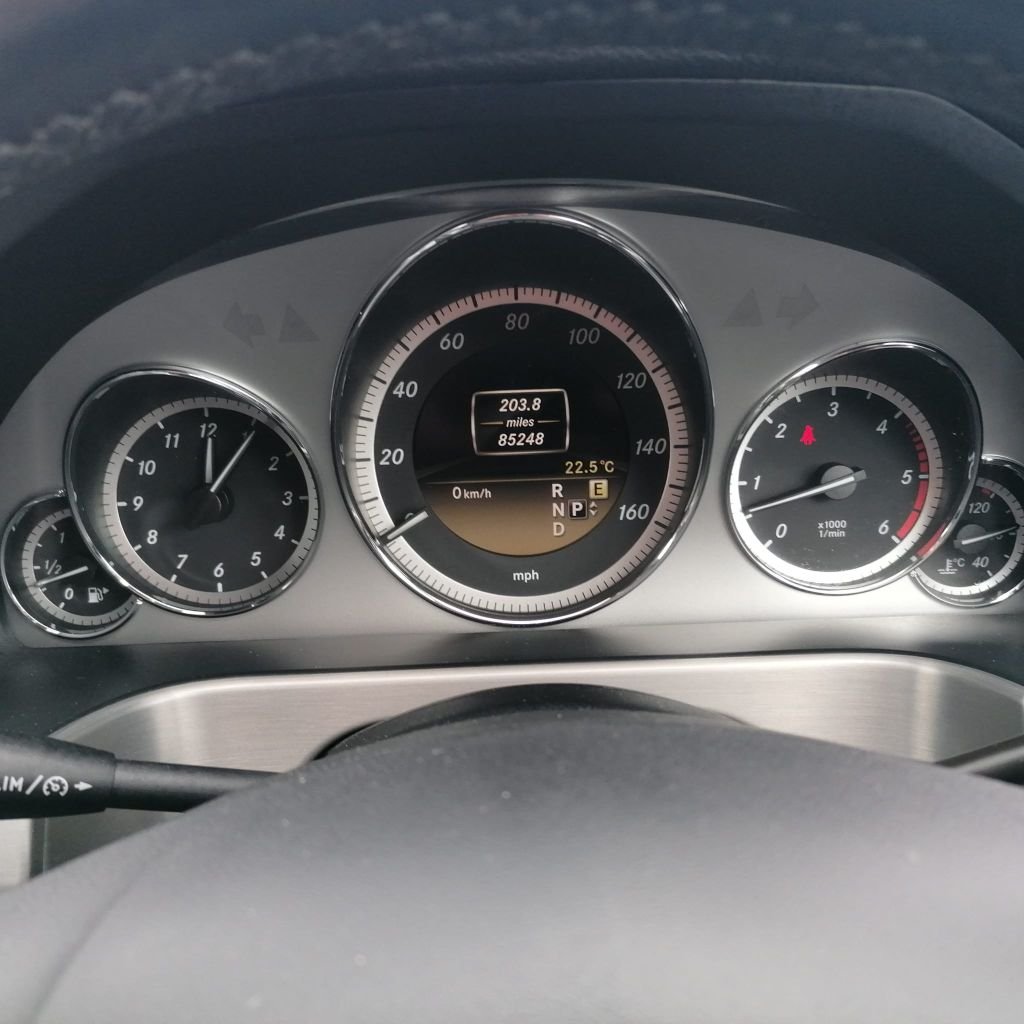 Used Mercedes-Benz E-Class 2011 for sale - 75986201: Photo 11