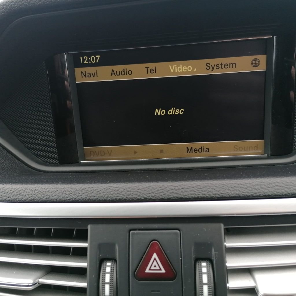 Used Mercedes-Benz E-Class 2011 for sale - 75986201: Photo 14