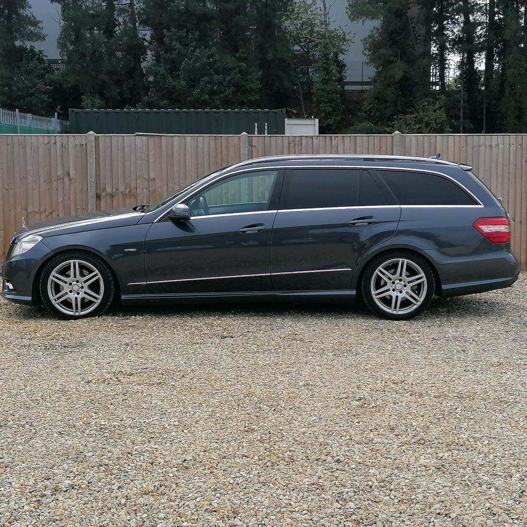 Used Mercedes-Benz E-Class 2011 for sale - 75986201: Photo 2