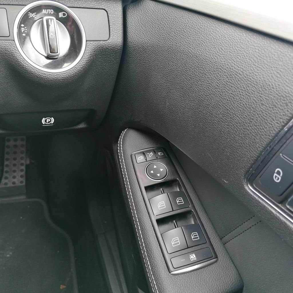 Used Mercedes-Benz E-Class 2011 for sale - 75986201: Photo 22