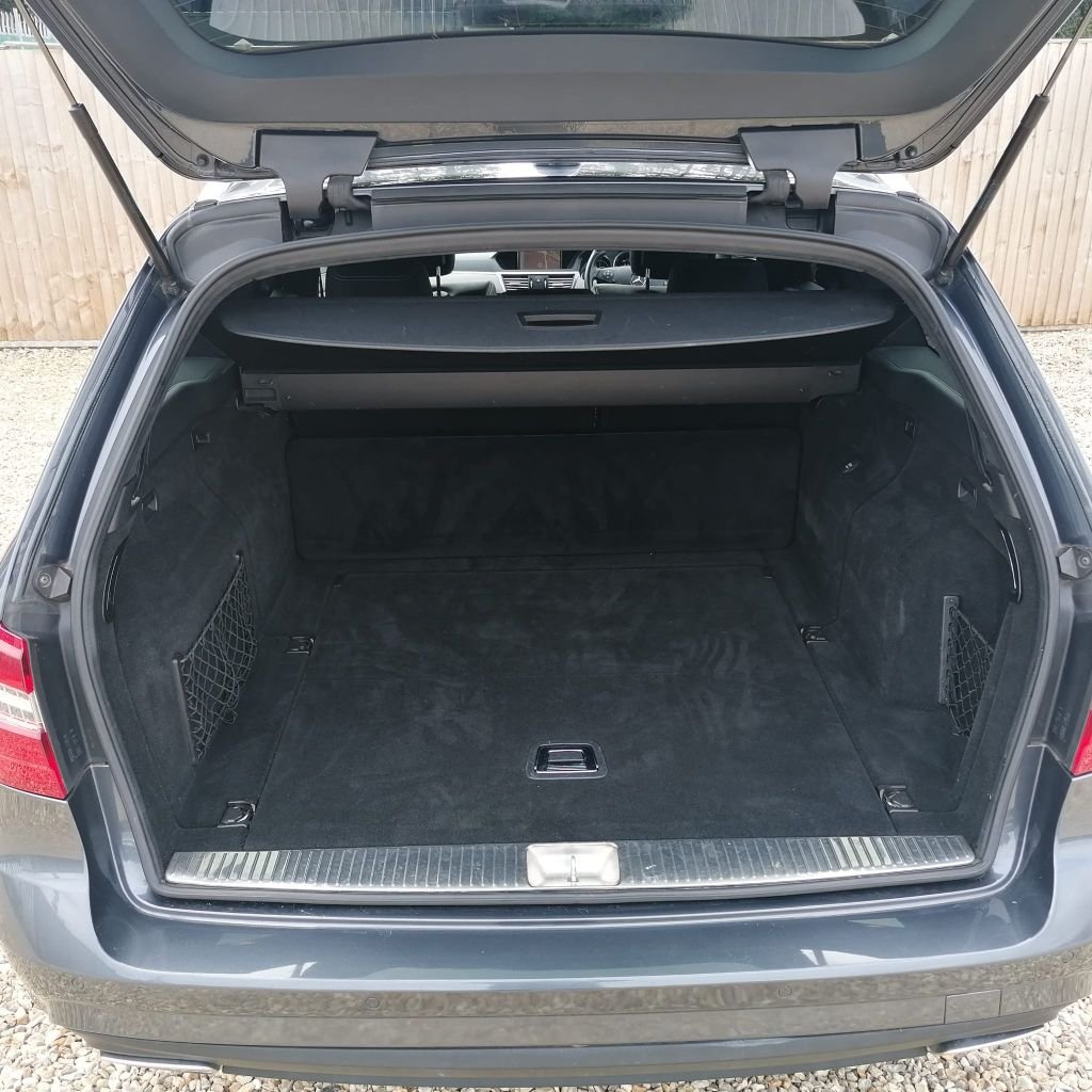 Used Mercedes-Benz E-Class 2011 for sale - 75986201: Photo 9