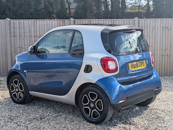 Used smart fortwo 2018 for sale - 75923624: Photo