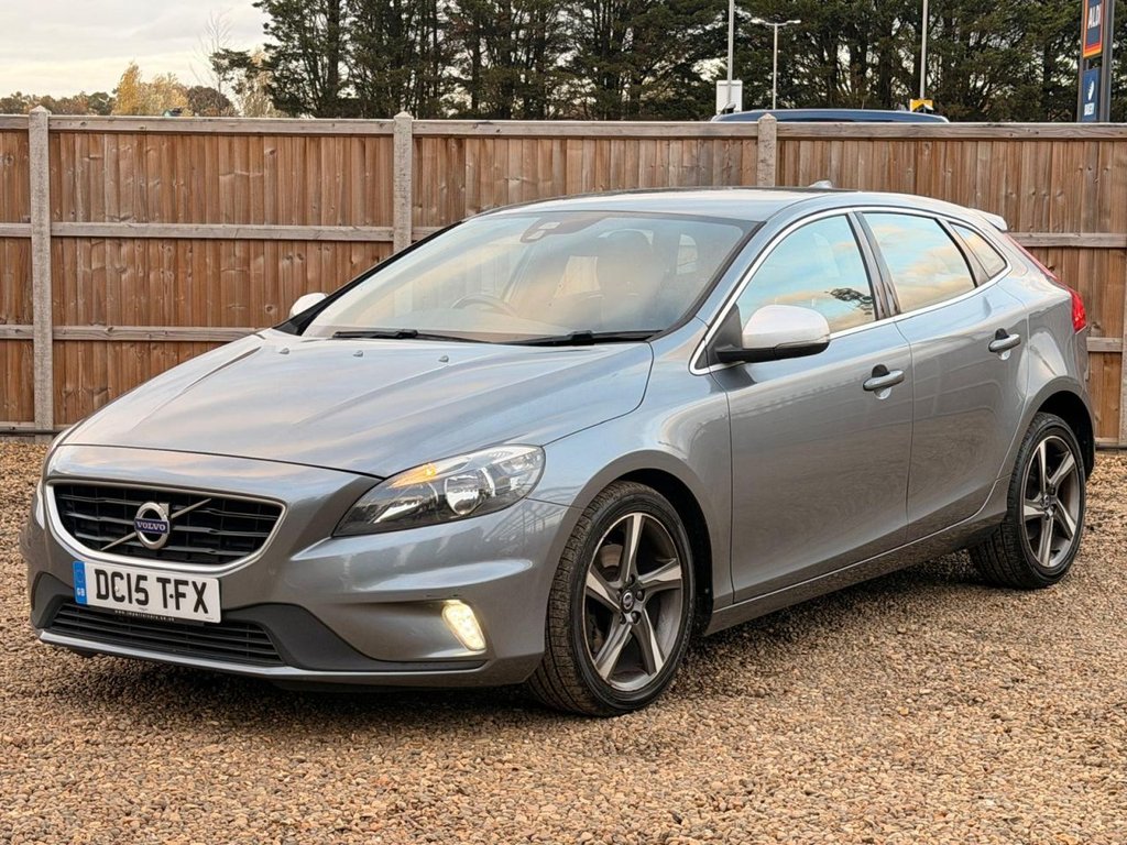 Used Volvo V40 2015 for sale - 76454190: Photo 1