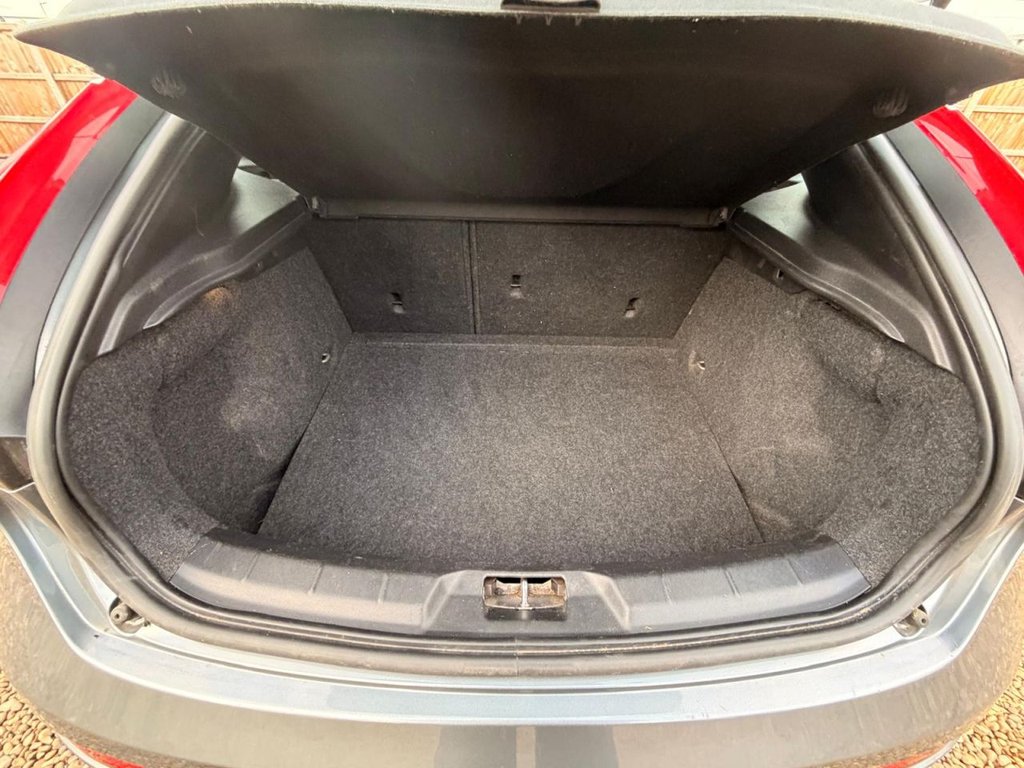 Used Volvo V40 2015 for sale - 76454190: Photo 9