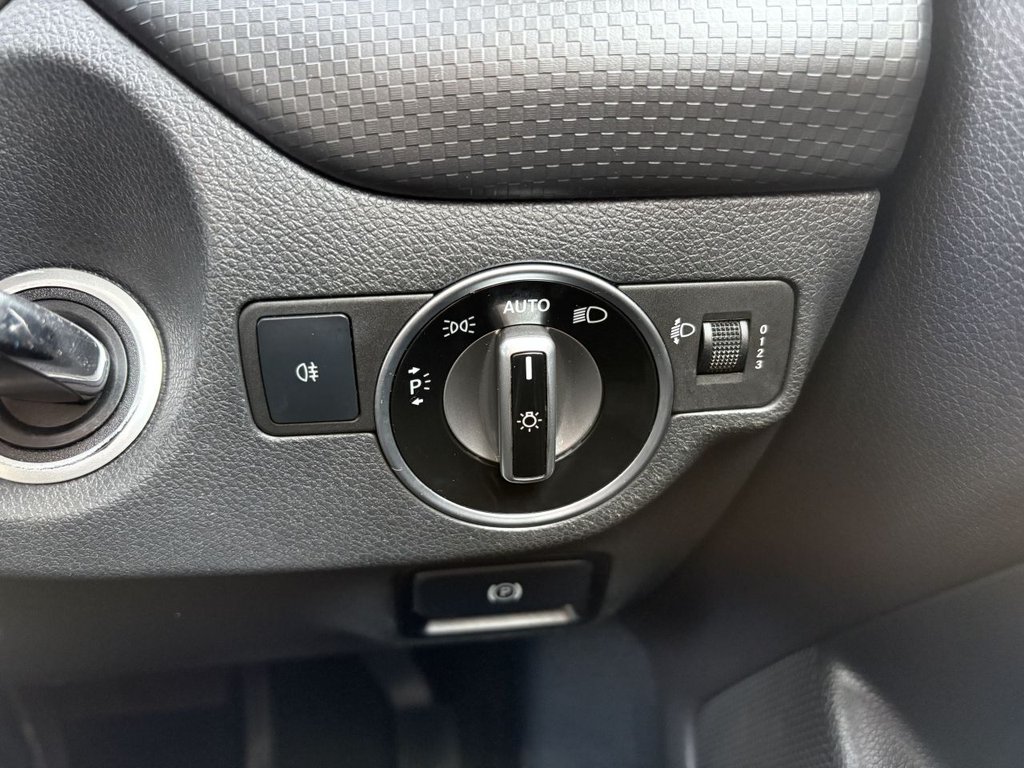 Used Mercedes-Benz A-Class 2015 for sale - 76345356: Photo 15