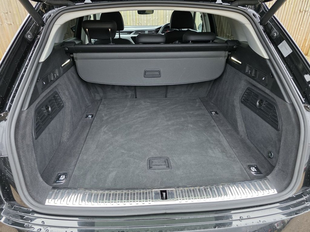 Used Audi e-tron 2020 for sale - 77520733: Photo 11