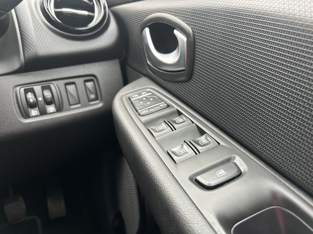 Used Renault Clio 2018 for sale - 78200385: Photo 14