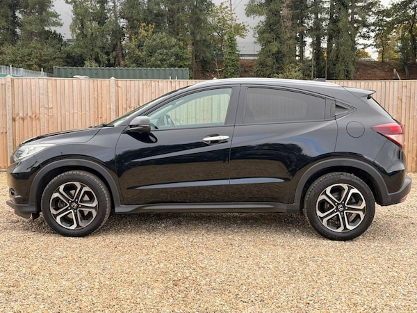Used Honda HR-V 2017 for sale - 76256387: Photo 2