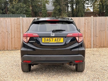 Used Honda HR-V 2017 for sale - 76256387: Photo 4