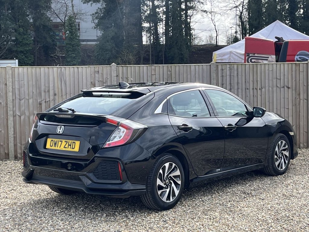 Used Honda Civic 2017 for sale - 77911042: Photo 5