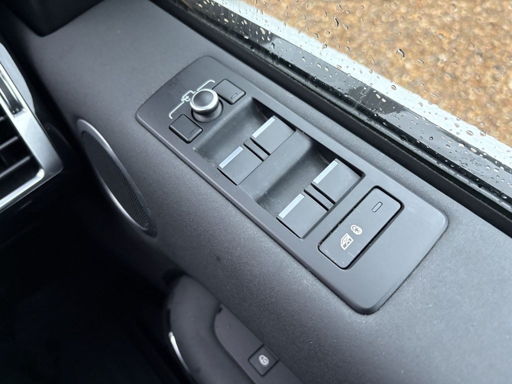 Used Land Rover Discovery 2018 for sale - 76883223: Photo 13