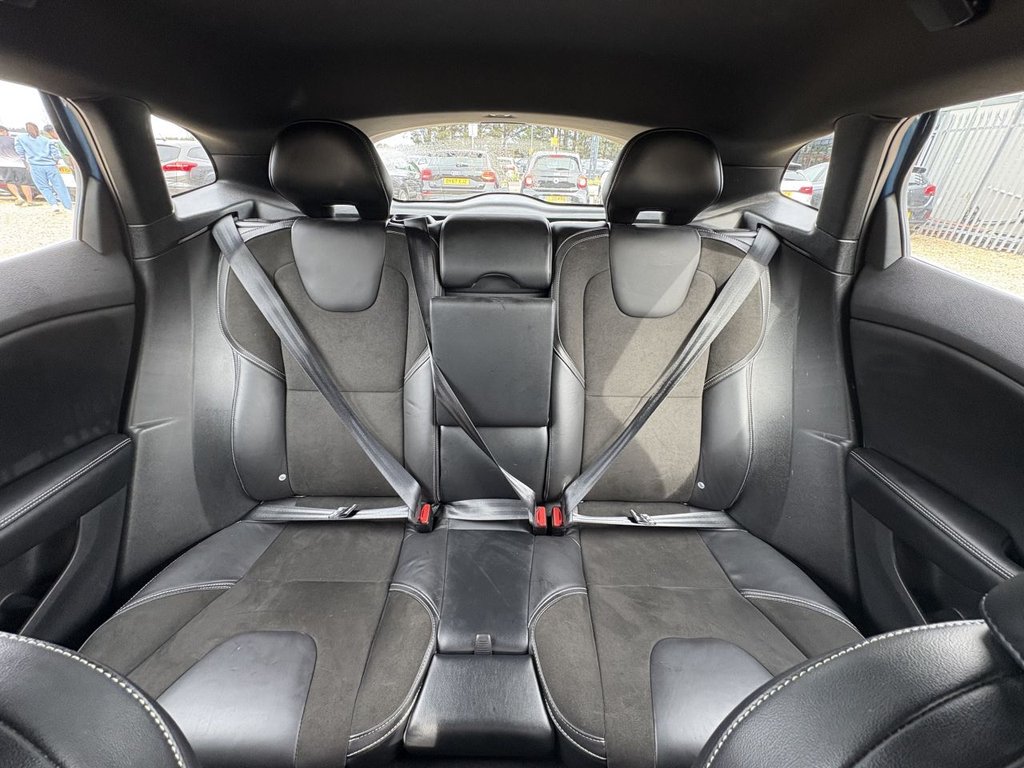 Used Volvo V40 2015 for sale - 75923943: Photo 10