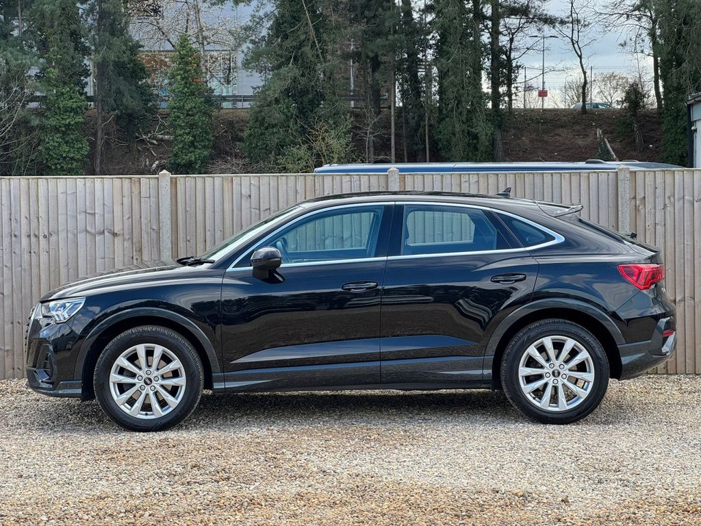 Used Audi Q3 2023 for sale - 78068544: Photo 2