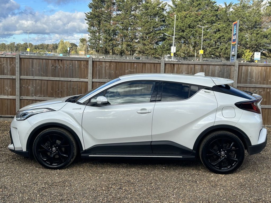 Used Toyota C-HR 2022 for sale - 76385878: Photo 2