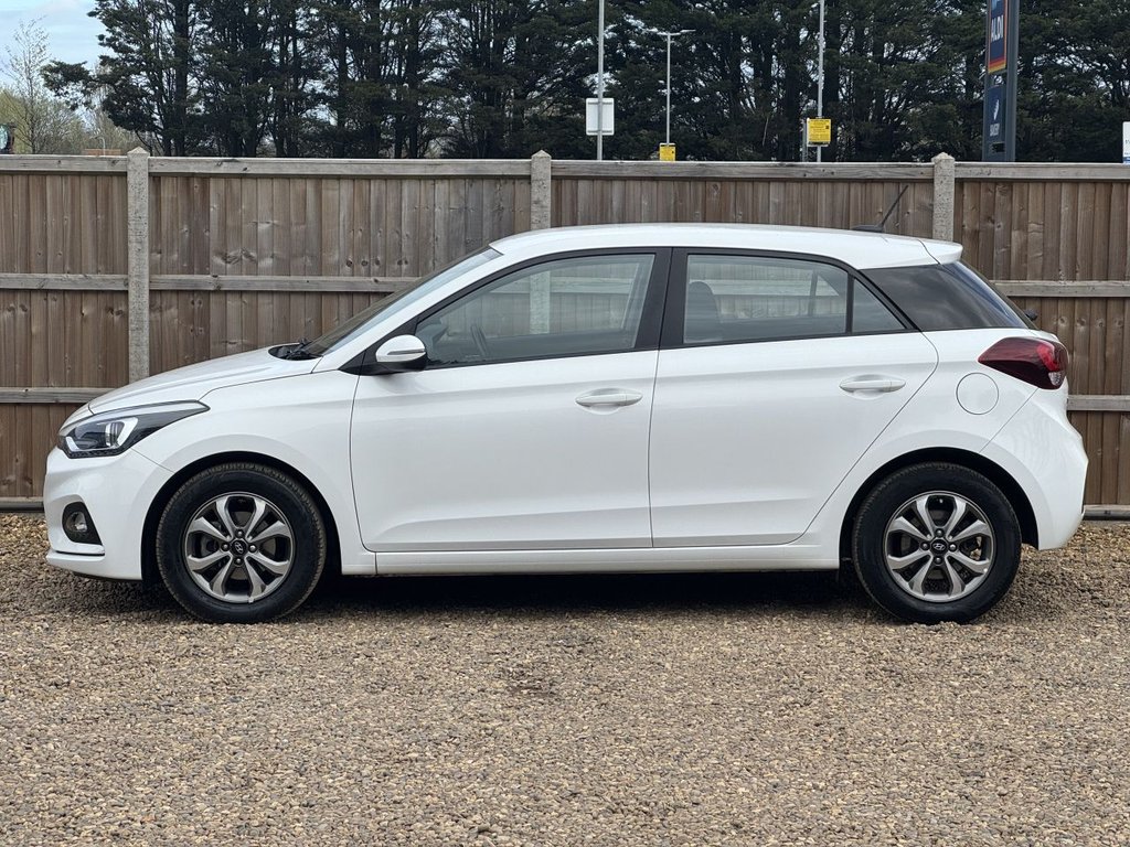 Used Hyundai i20 2018 for sale - 78134195: Photo 2