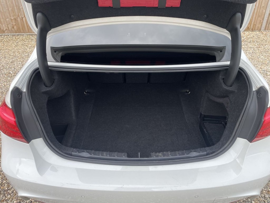 Used BMW 3 Series 2018 for sale - 76333310: Photo 11