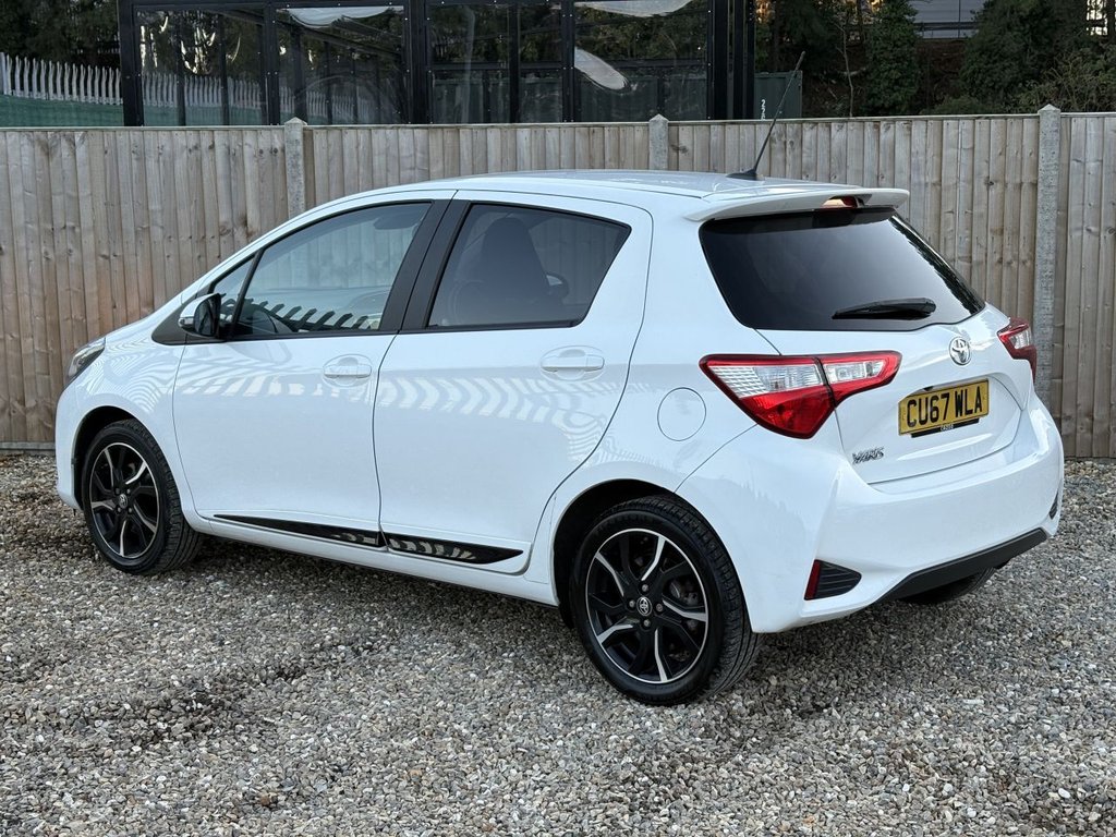 Used Toyota Yaris 2017 for sale - 76367414: Photo 3