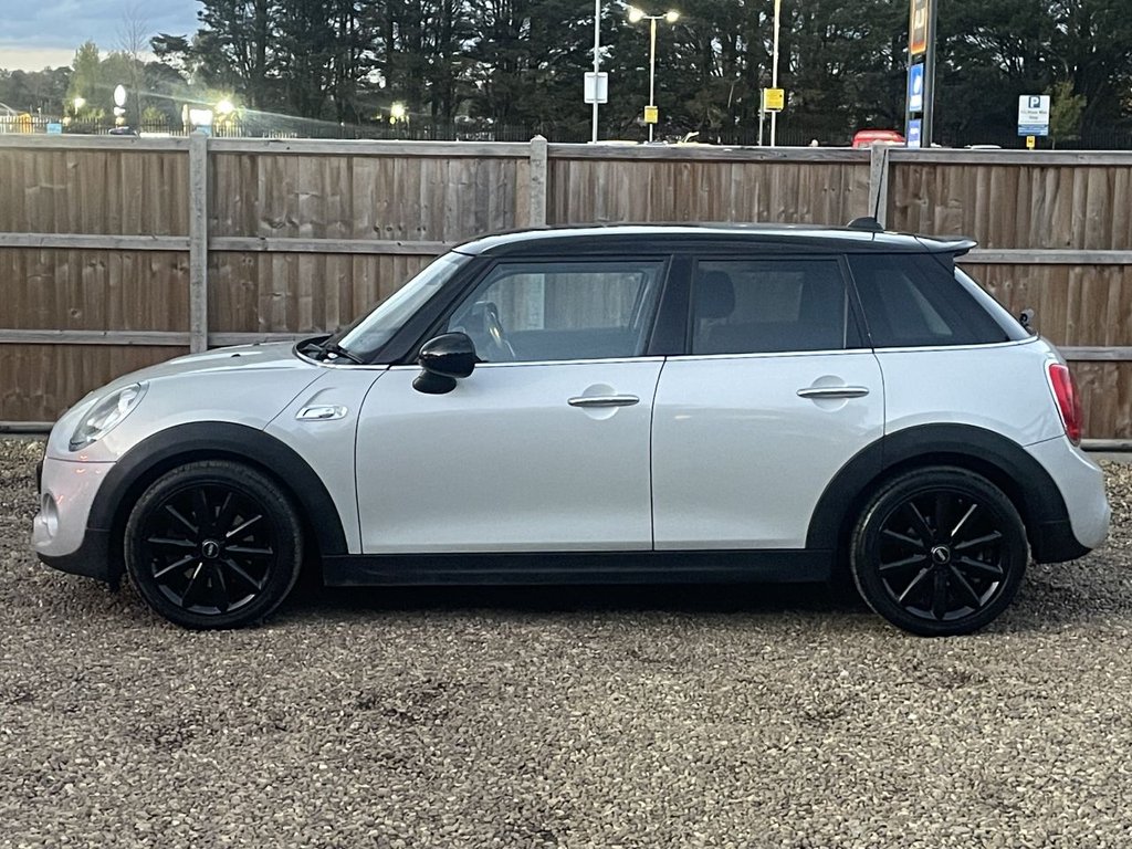Used MINI Hatch 2015 for sale - 76385907: Photo 2