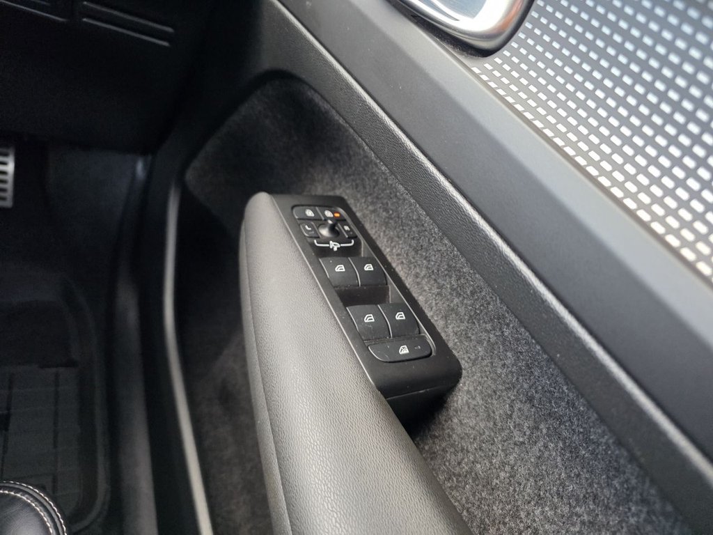 Used Volvo XC40 2021 for sale - 76950244: Photo 12