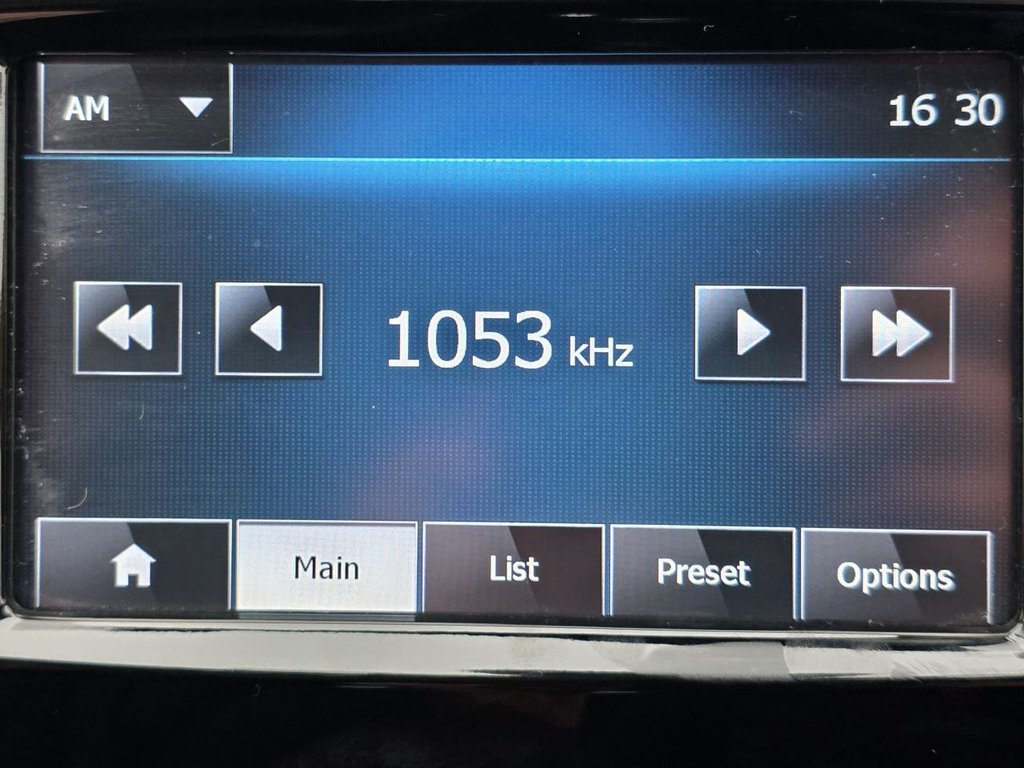 Used Renault Clio 2015 for sale - 76395947: Photo 16