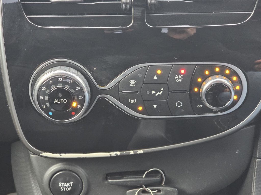 Used Renault Clio 2015 for sale - 76395947: Photo 23