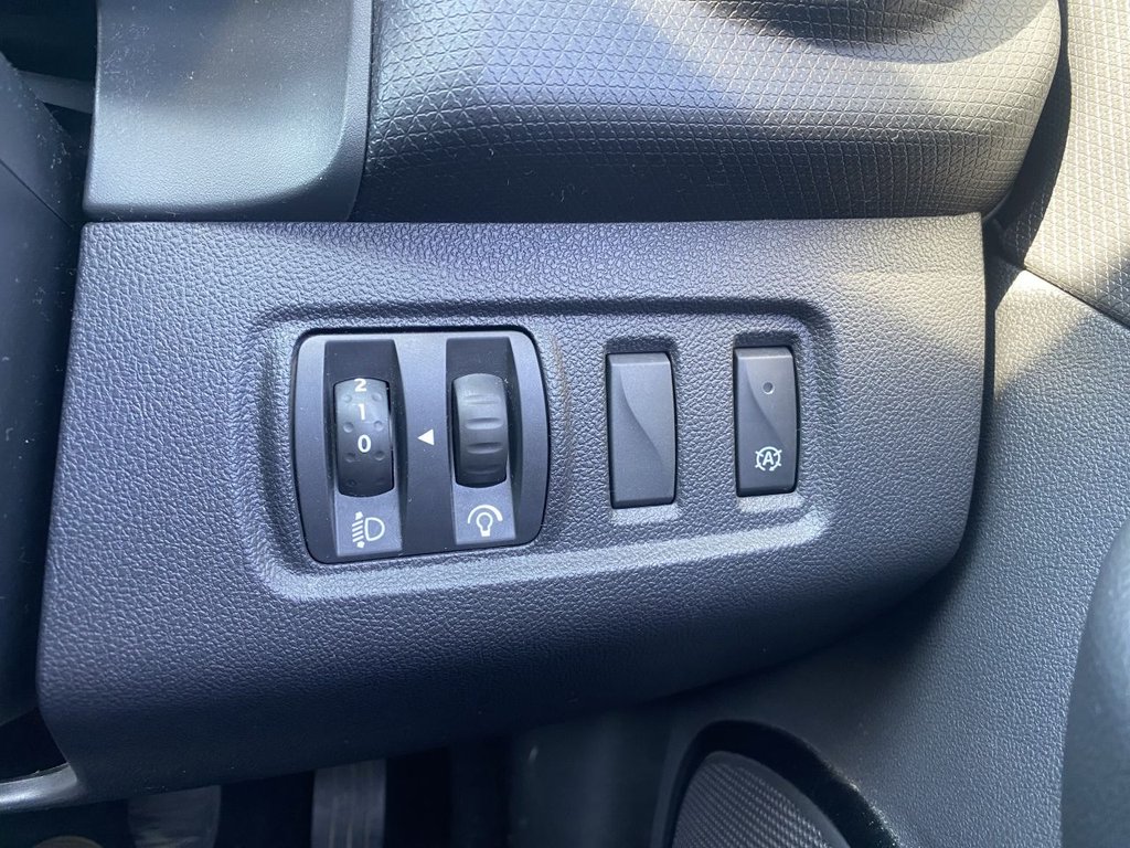 Used Renault Clio 2019 for sale - 75799104: Photo 16