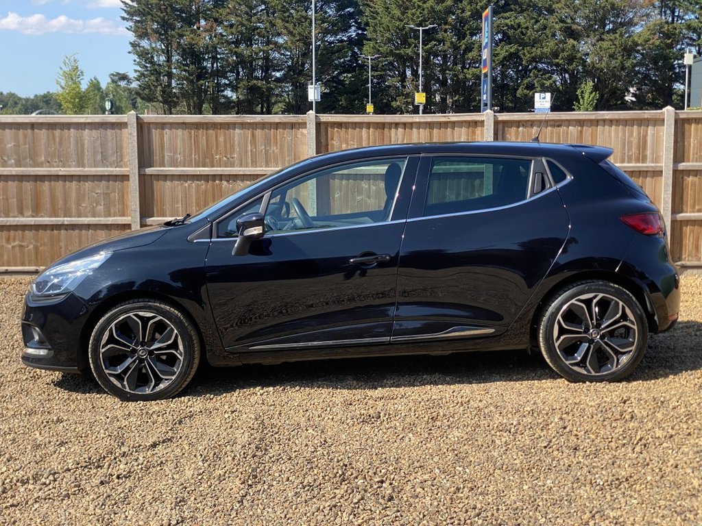 Used Renault Clio 2019 for sale - 75799104: Photo 2