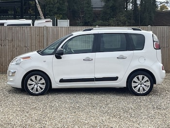 Used Citroen C3 Picasso 2014 for sale - 76333252: Photo 2