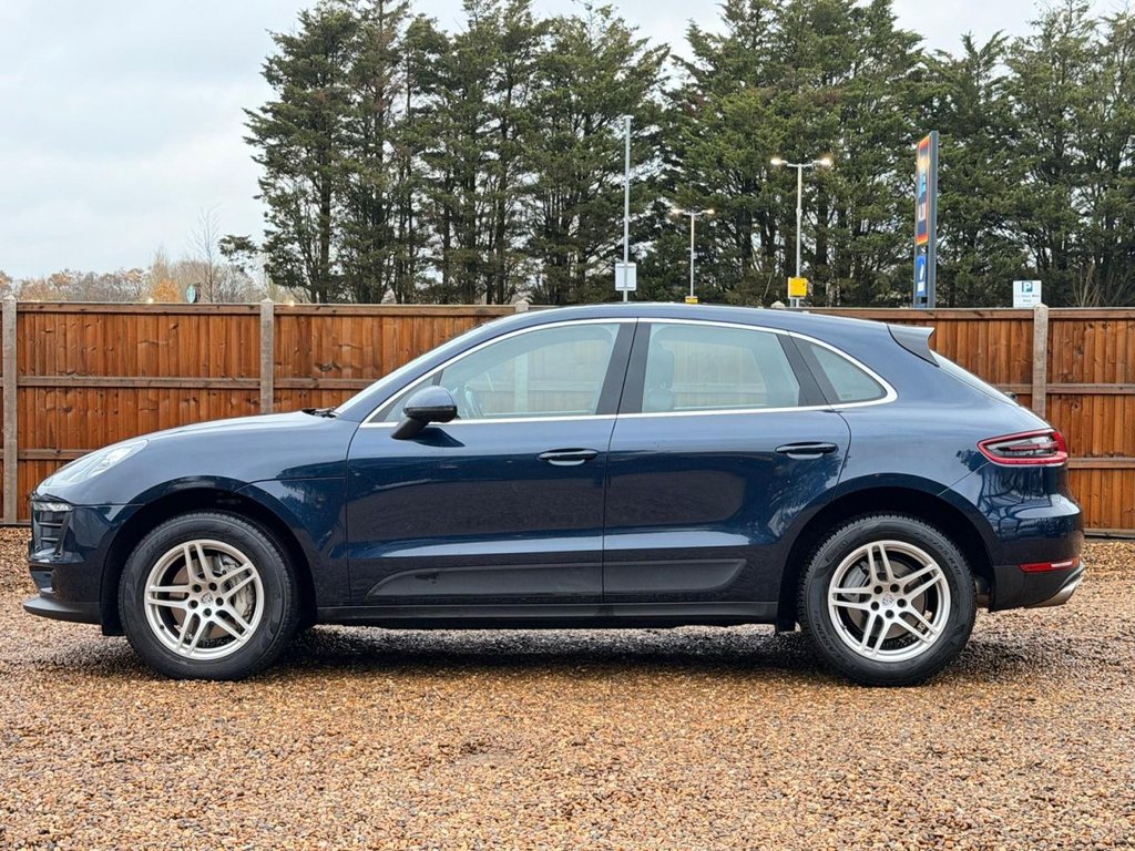 Used Porsche Macan 2016 for sale - 76768105: Photo 2