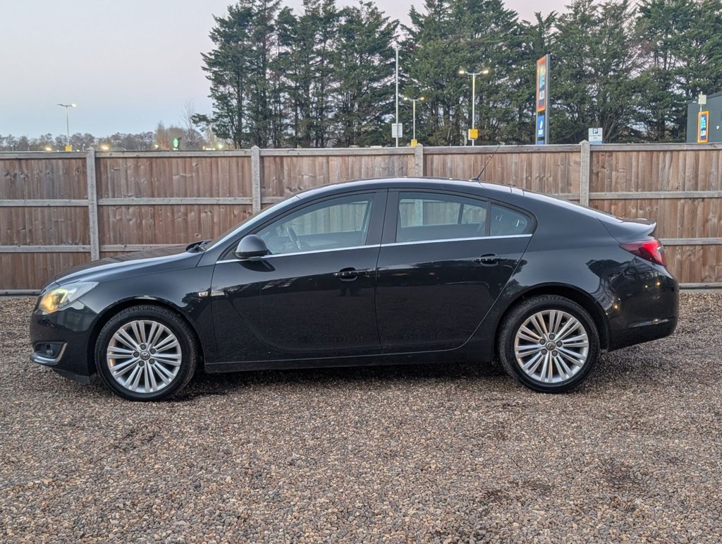 Used Vauxhall Insignia 2015 for sale - 76883192: Photo 2