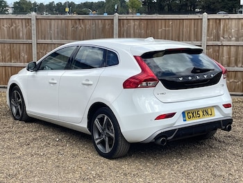 Used Volvo V40 2015 for sale - 75487720: Photo