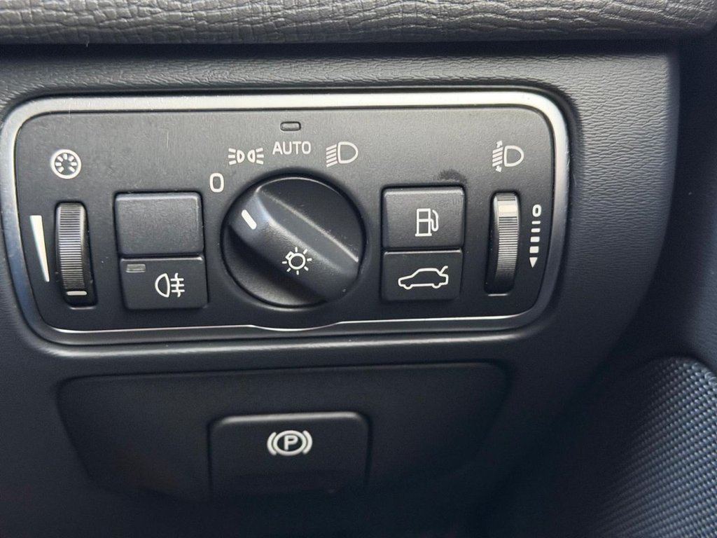 Used Volvo XC60 2015 for sale - 76792344: Photo 13