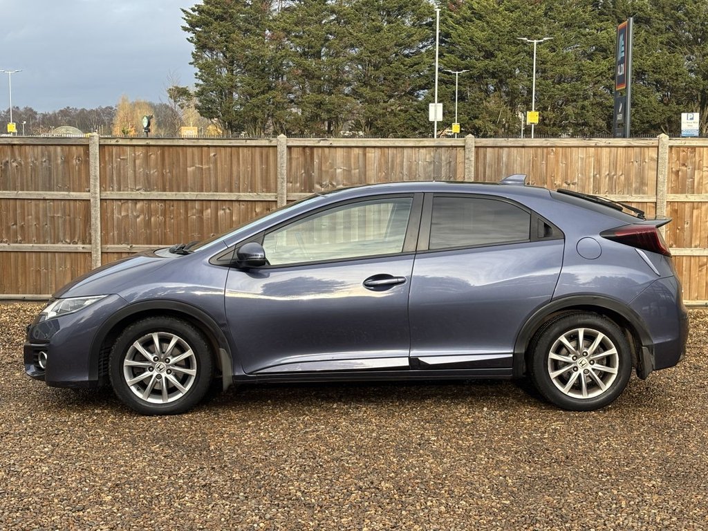 Used Honda Civic 2015 for sale - 76923213: Photo 2