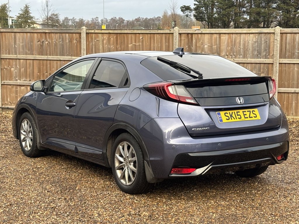 Used Honda Civic 2015 for sale - 76923213: Photo 3