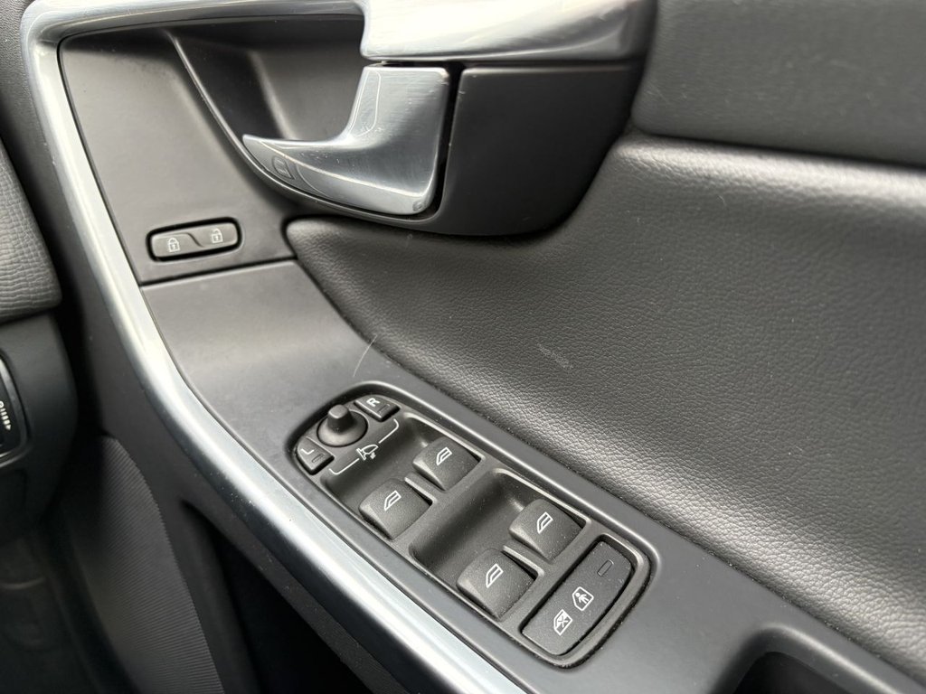 Used Volvo XC60 2015 for sale - 76546990: Photo 13