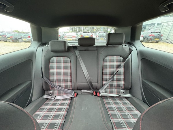 Used Volkswagen Golf 2014 for sale - 76098125: Photo 10