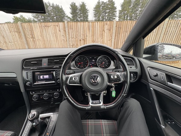 Used Volkswagen Golf 2014 for sale - 76098125: Photo 12