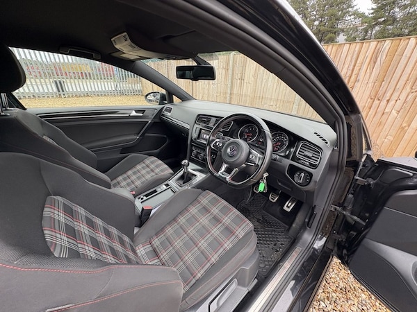 Used Volkswagen Golf 2014 for sale - 76098125: Photo 13