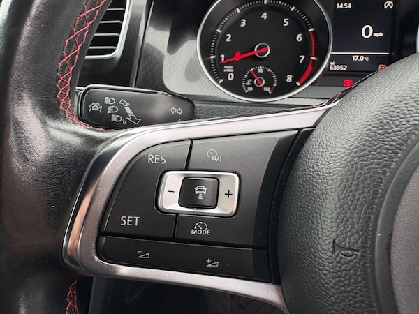 Used Volkswagen Golf 2014 for sale - 76098125: Photo 19