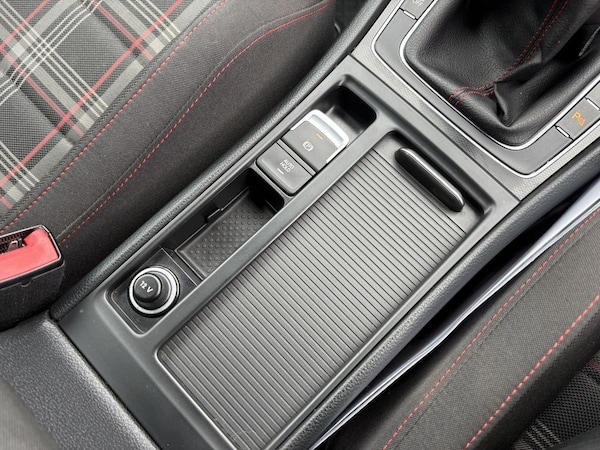 Used Volkswagen Golf 2014 for sale - 76098125: Photo 21