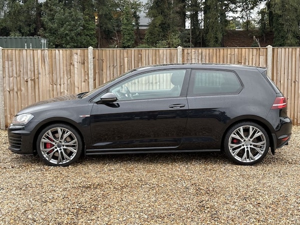 Used Volkswagen Golf 2014 for sale - 76098125: Photo 2