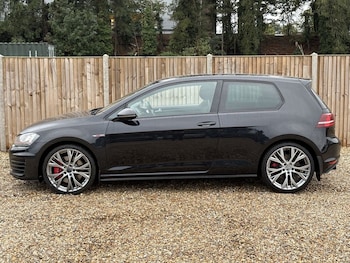 Used Volkswagen Golf 2014 for sale - 76098125: Photo 2
