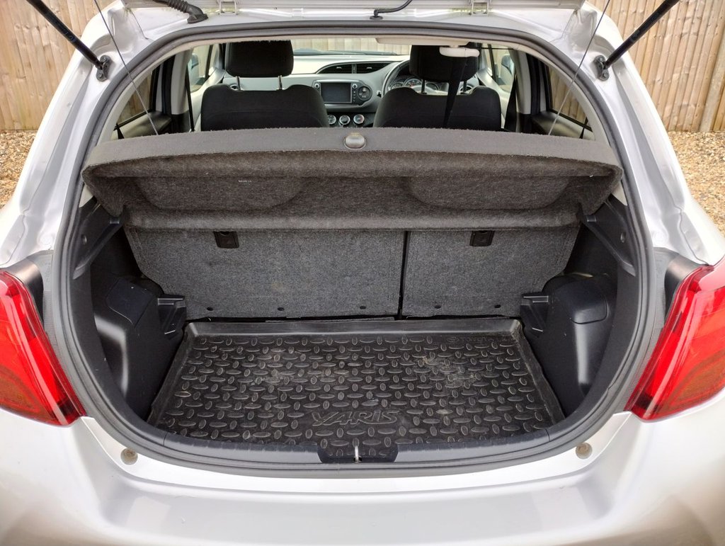 Used Toyota Yaris 2016 for sale - 77139508: Photo 11