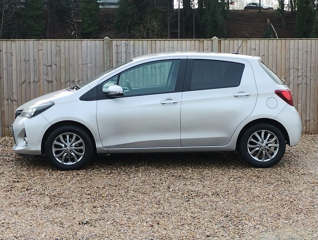 Used Toyota Yaris 2016 for sale - 77139508: Photo 2