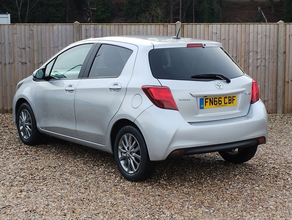 Used Toyota Yaris 2016 for sale - 77139508: Photo 3