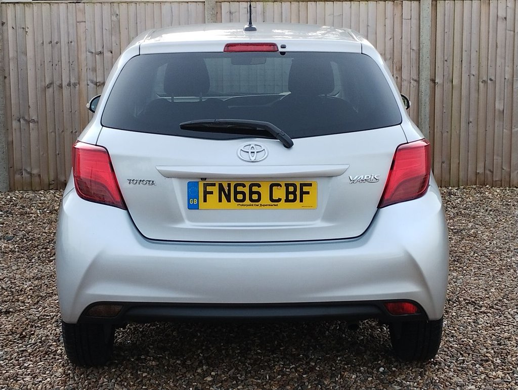 Used Toyota Yaris 2016 for sale - 77139508: Photo 4