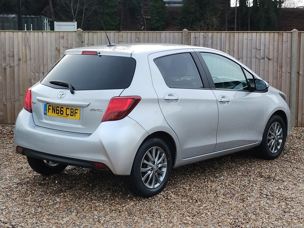 Used Toyota Yaris 2016 for sale - 77139508: Photo 5