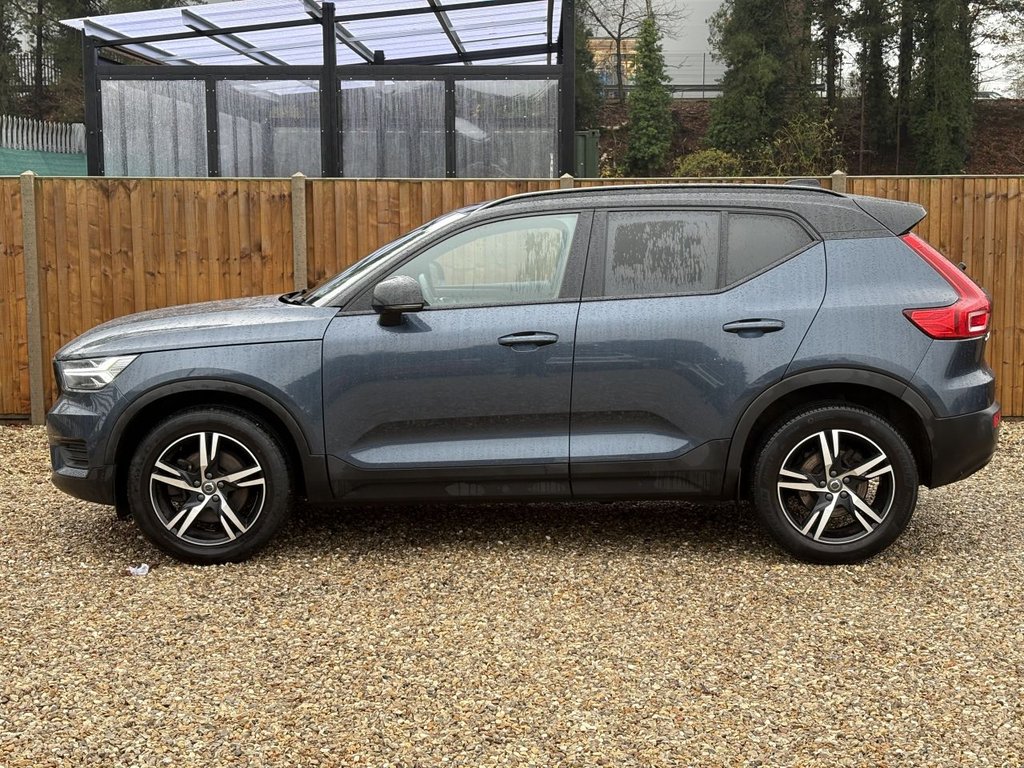 Used Volvo XC40 2021 for sale - 76582112: Photo 2