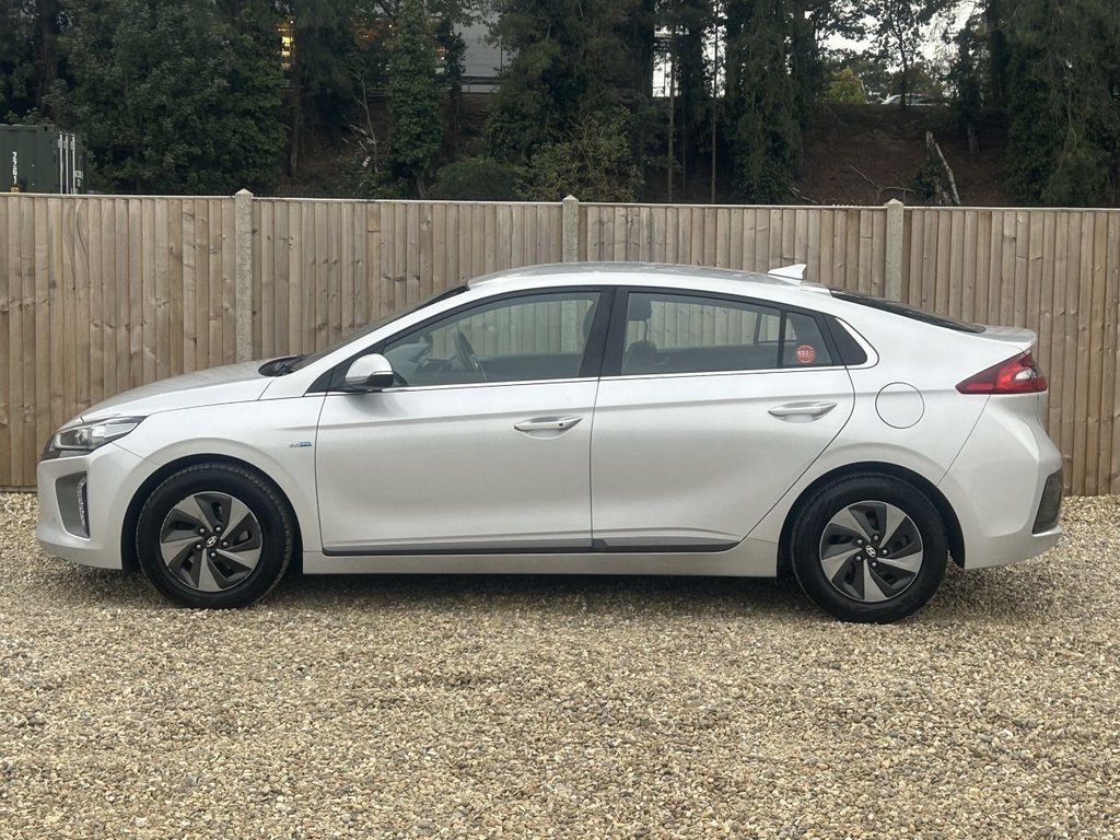 Used Hyundai IONIQ 2018 for sale - 76132384: Photo 2